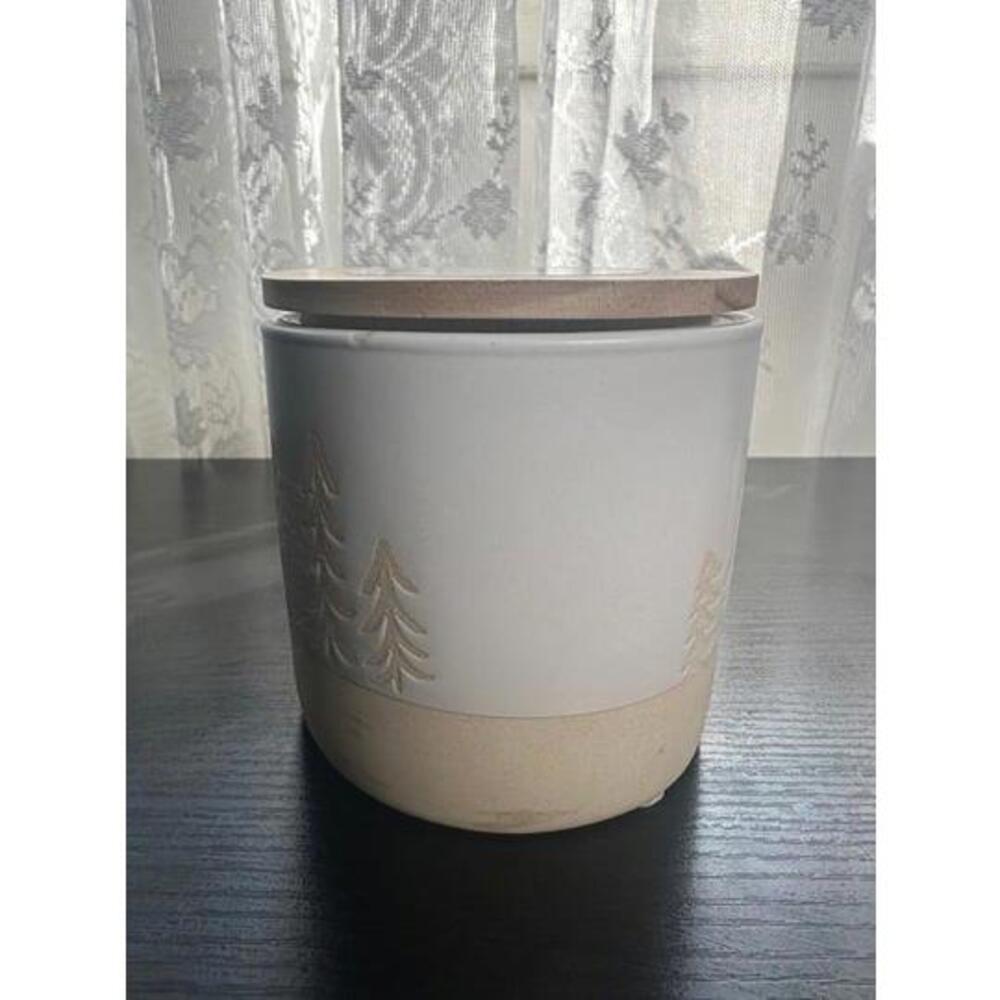 Pine Scented Holiday Candle - 10 oz Ceramic Jar with Wooden Lid